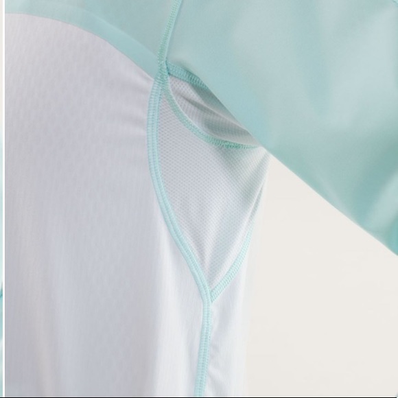 Lululemon Water Resistant Off the Court Light Zip Up Jacket - Picture 6 of 15